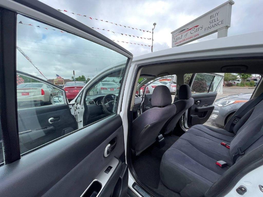 Nissan Versa 5dr HB I4 Auto 1.8 S 2008