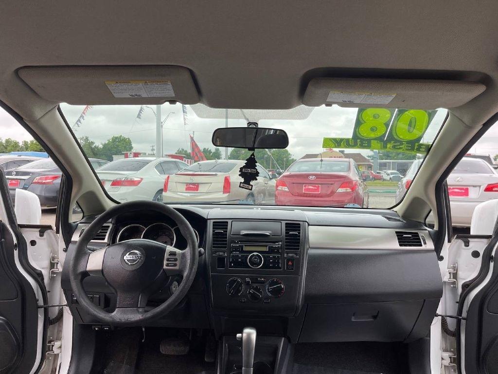 Nissan Versa 5dr HB I4 Auto 1.8 S 2008