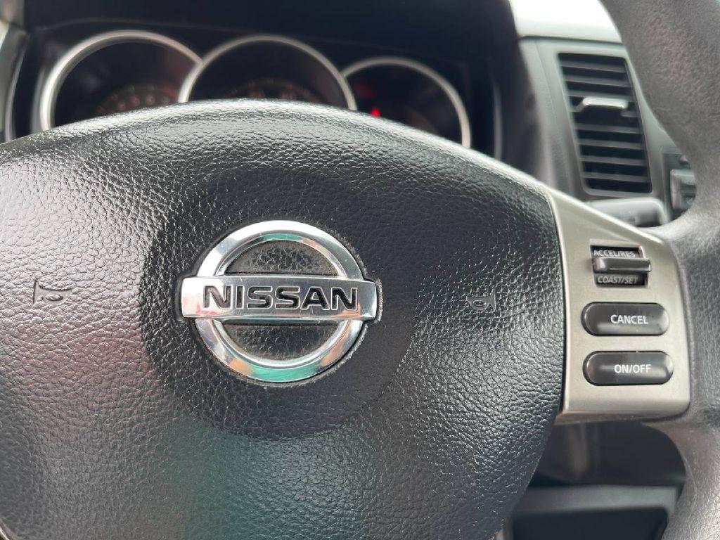 Nissan Versa 5dr HB I4 Auto 1.8 S 2008