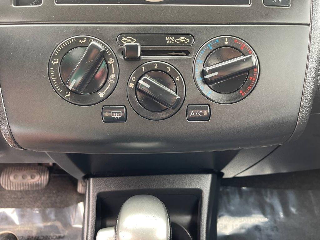 Nissan Versa 5dr HB I4 Auto 1.8 S 2008