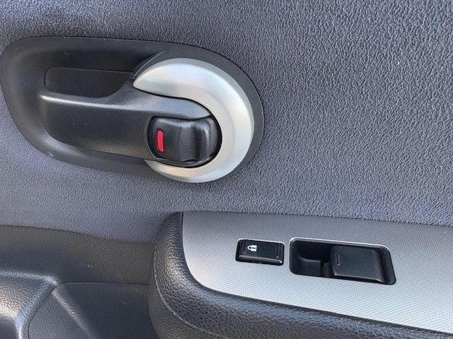 Nissan Versa 5dr HB I4 Auto 1.8 S 2008