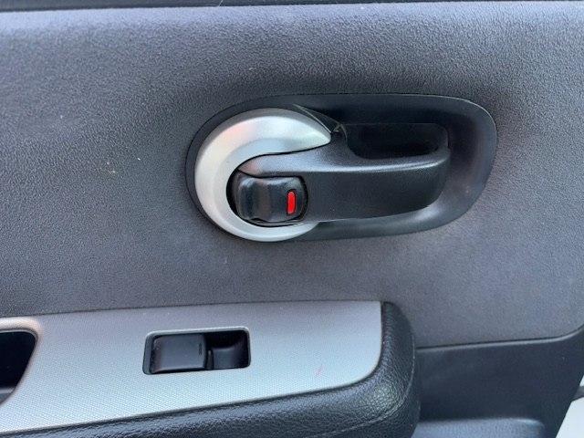 Nissan Versa 5dr HB I4 Auto 1.8 S 2008