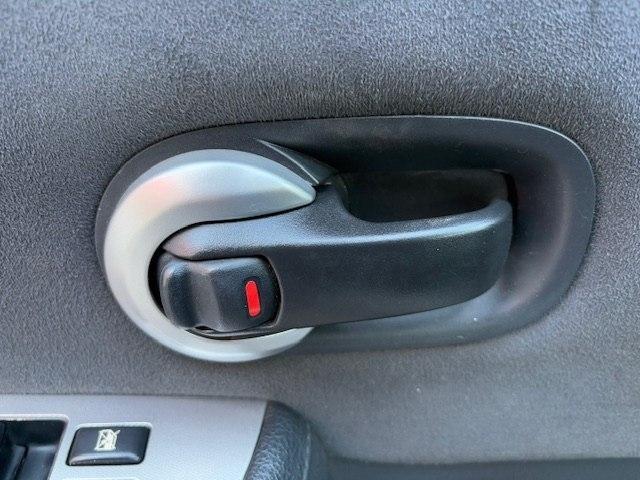 Nissan Versa 5dr HB I4 Auto 1.8 S 2008