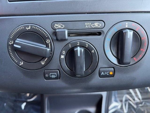 Nissan Versa 5dr HB I4 Auto 1.8 S 2008