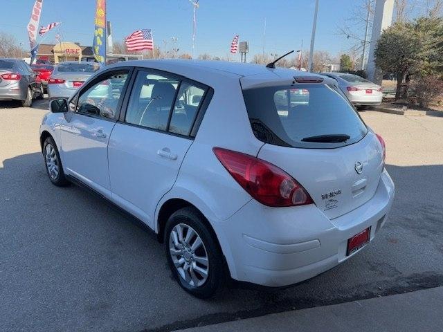 Nissan Versa 5dr HB I4 Auto 1.8 S 2008