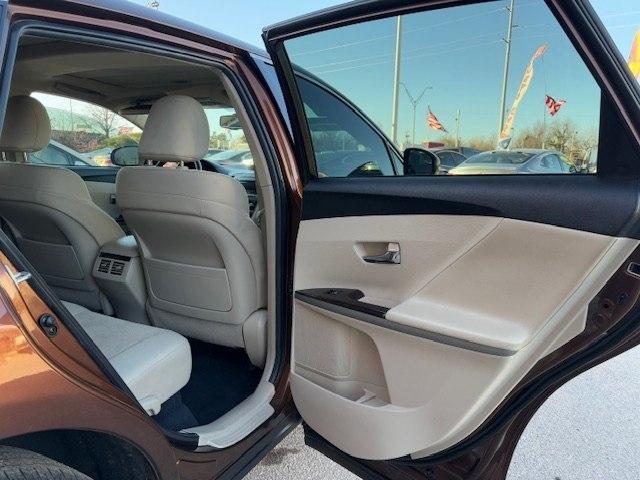 Toyota Venza 4dr Wgn I4 FWD (Natl) 2011