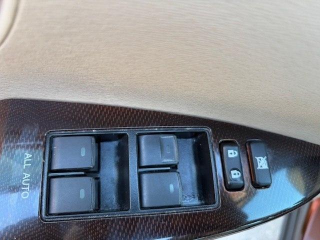 Toyota Venza 4dr Wgn I4 FWD (Natl) 2011