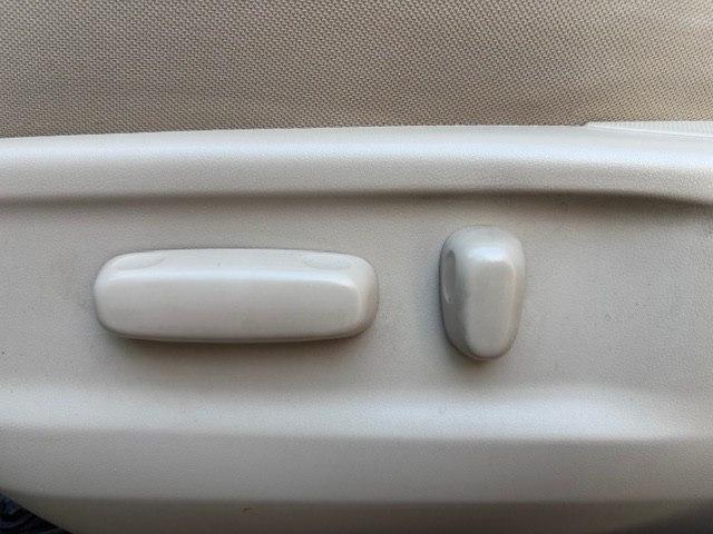 Toyota Venza 4dr Wgn I4 FWD (Natl) 2011