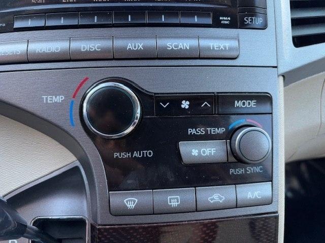 Toyota Venza 4dr Wgn I4 FWD (Natl) 2011