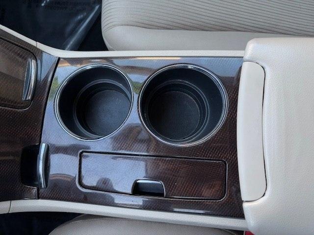 Toyota Venza 4dr Wgn I4 FWD (Natl) 2011