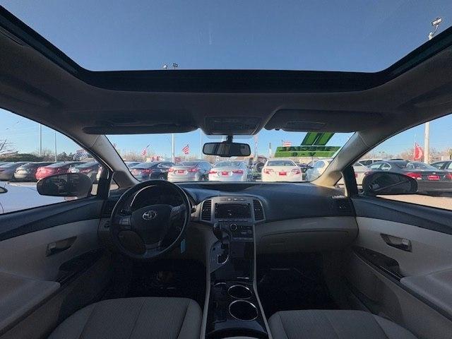 Toyota Venza 4dr Wgn I4 FWD (Natl) 2011