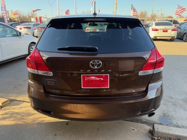 Toyota Venza 4dr Wgn I4 FWD (Natl) 2011