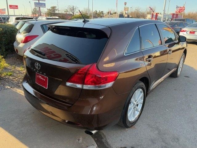 Toyota Venza 4dr Wgn I4 FWD (Natl) 2011