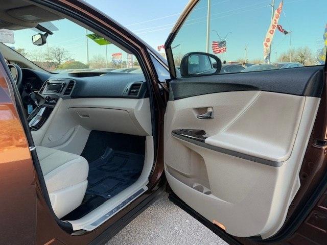 Toyota Venza 4dr Wgn I4 FWD (Natl) 2011