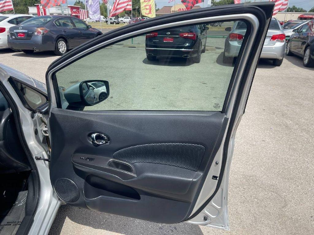 Nissan Versa Note 5dr HB CVT 1.6 SL 2015