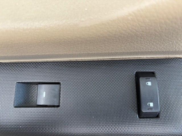 Ford Super Duty F-250 SRW 4WD Reg Cab 137" XLT 2009