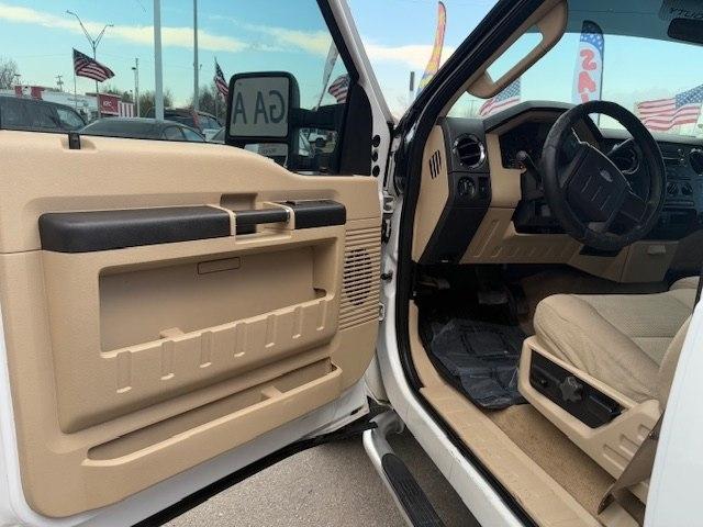 Ford Super Duty F-250 SRW 4WD Reg Cab 137" XLT 2009