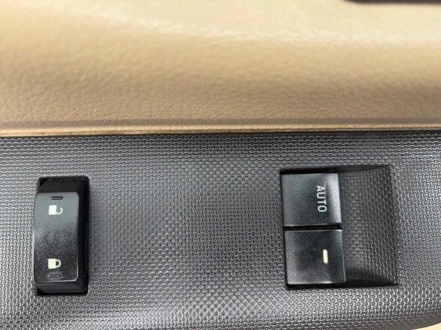 Ford Super Duty F-250 SRW 4WD Reg Cab 137" XLT 2009