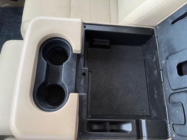 Ford Super Duty F-250 SRW 4WD Reg Cab 137" XLT 2009