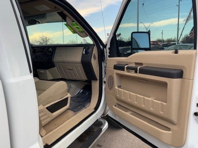 Ford Super Duty F-250 SRW 4WD Reg Cab 137" XLT 2009