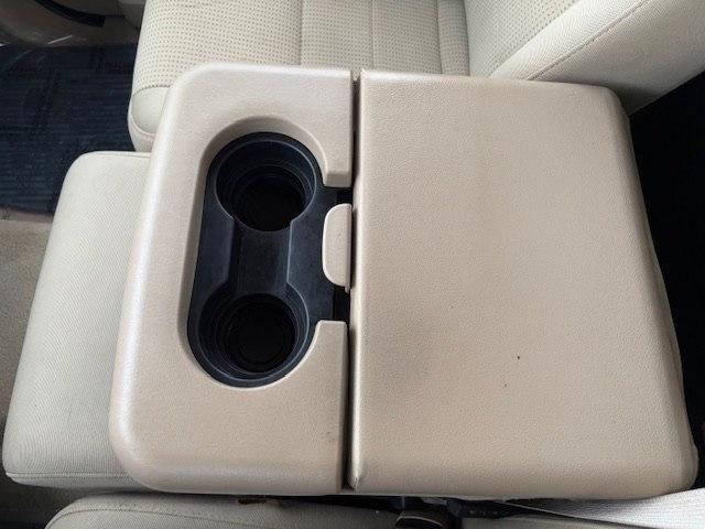 Ford Super Duty F-250 SRW 4WD Reg Cab 137" XLT 2009