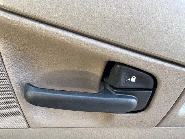 Ford Explorer 4dr 114" WB 4.6L Eddie Bauer 4WD 2005