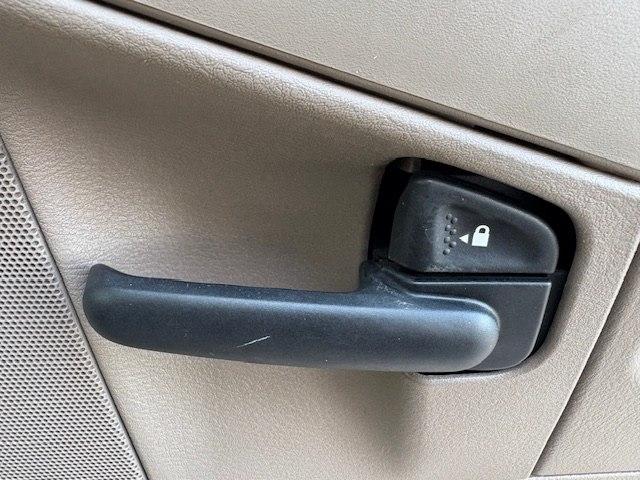 Ford Explorer 4dr 114" WB 4.6L Eddie Bauer 4WD 2005