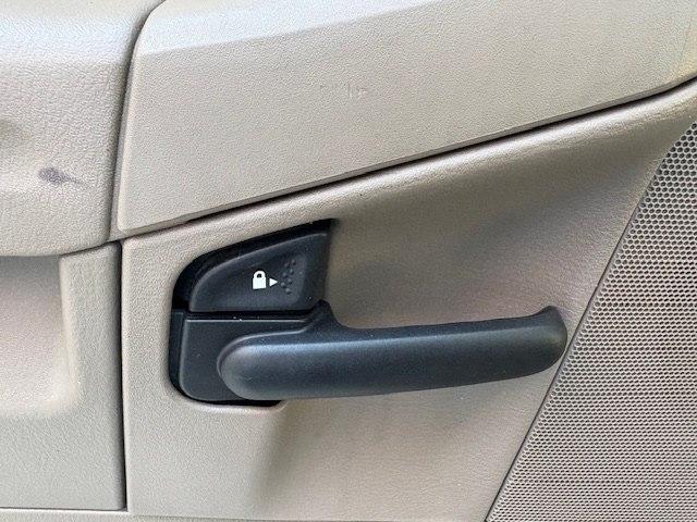 Ford Explorer 4dr 114" WB 4.6L Eddie Bauer 4WD 2005