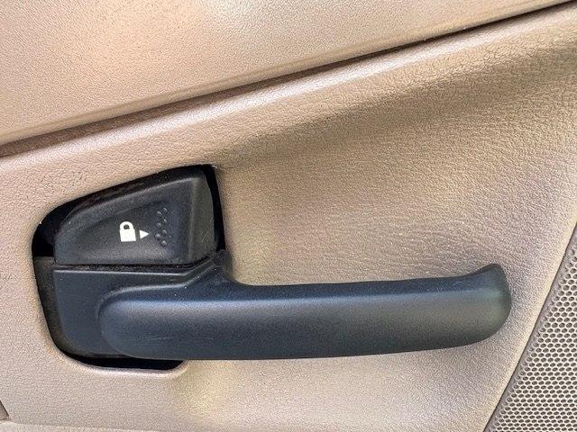 Ford Explorer 4dr 114" WB 4.6L Eddie Bauer 4WD 2005