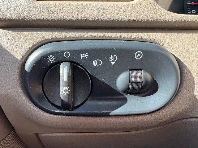 Ford Explorer 4dr 114" WB 4.6L Eddie Bauer 4WD 2005