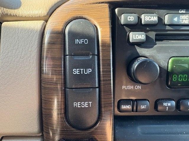 Ford Explorer 4dr 114" WB 4.6L Eddie Bauer 4WD 2005