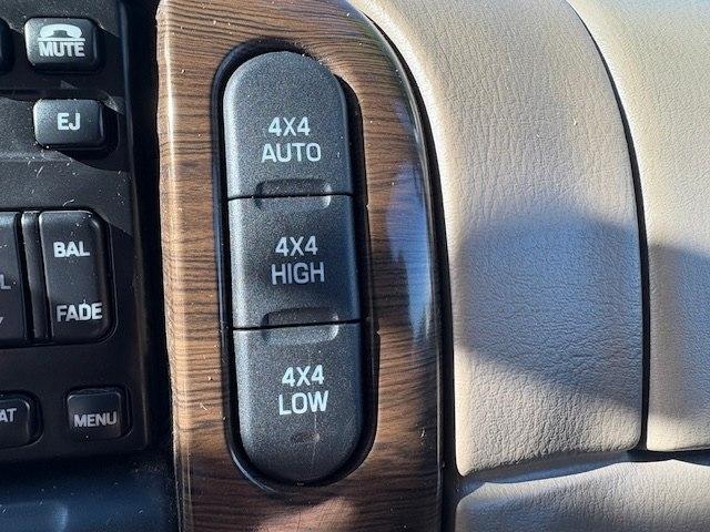 Ford Explorer 4dr 114" WB 4.6L Eddie Bauer 4WD 2005