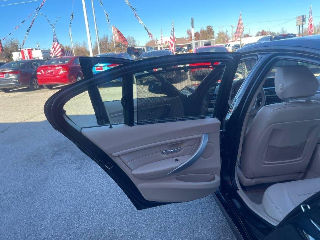 BMW 3 Series 4dr Sdn 328i RWD 2013