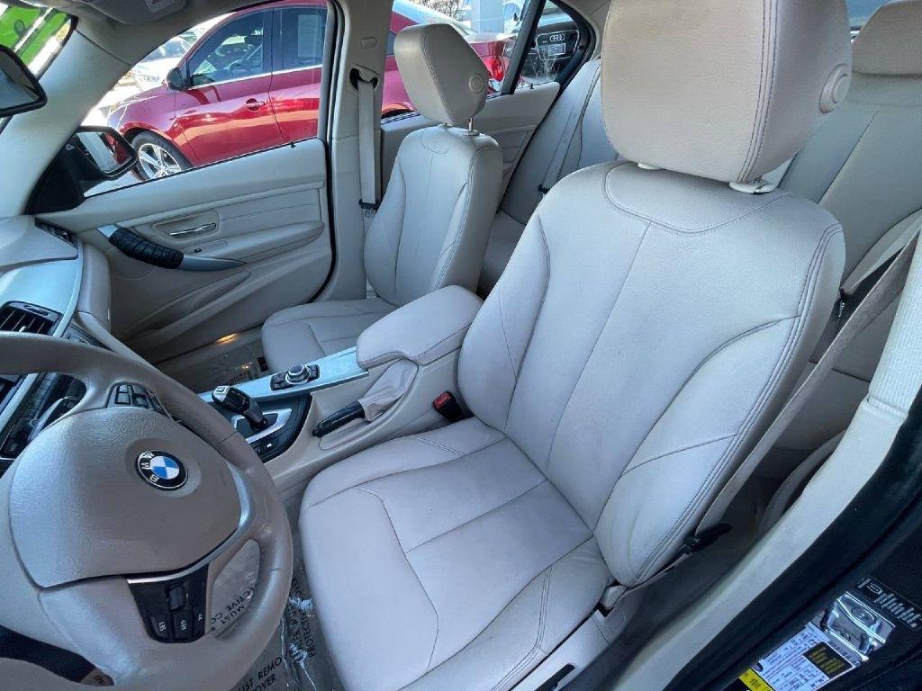 BMW 3 Series 4dr Sdn 328i RWD 2013