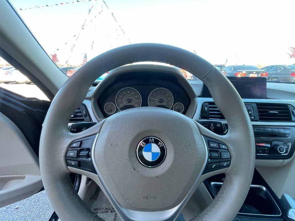 BMW 3 Series 4dr Sdn 328i RWD 2013