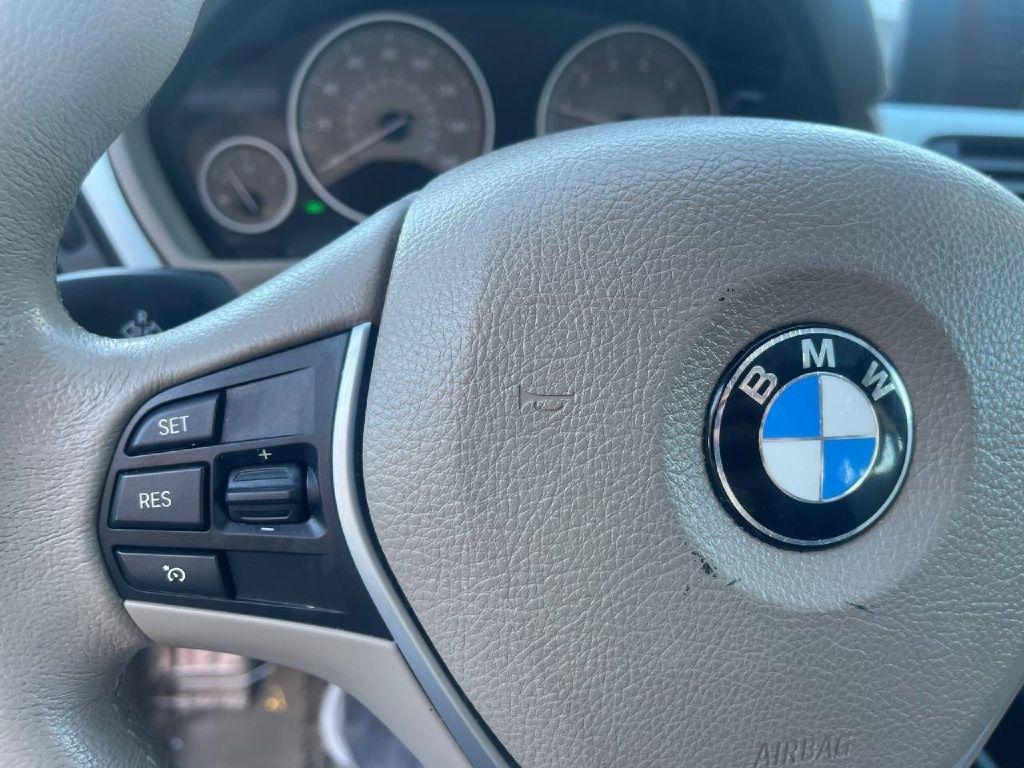 BMW 3 Series 4dr Sdn 328i RWD 2013