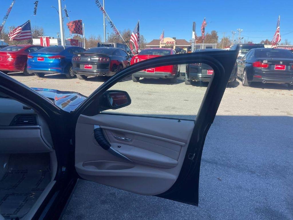 2013 BMW 3 Series 4dr Sdn 328i RWD