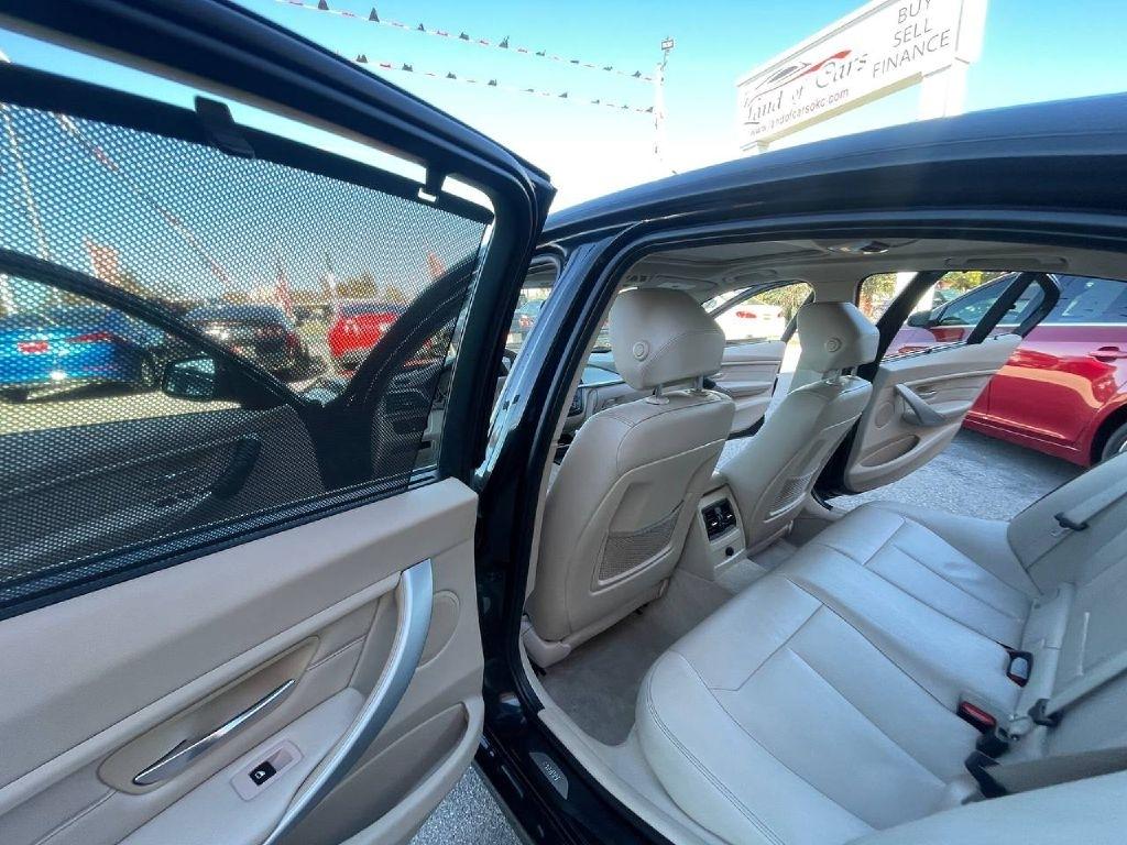 BMW 3 Series 4dr Sdn 328i RWD 2013