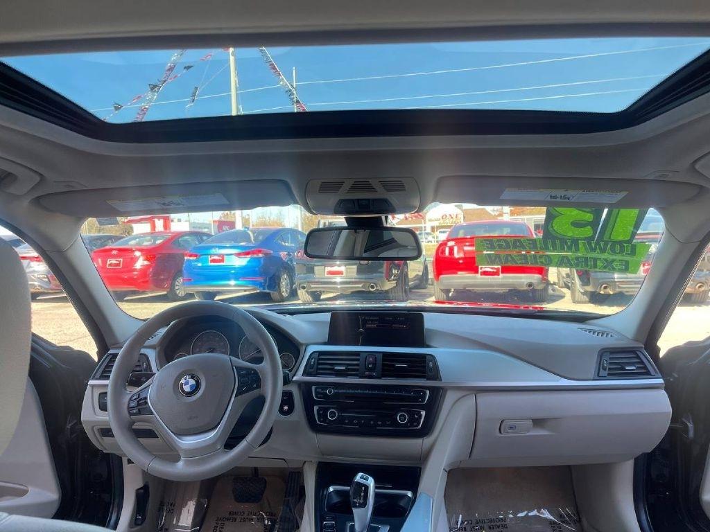 BMW 3 Series 4dr Sdn 328i RWD 2013