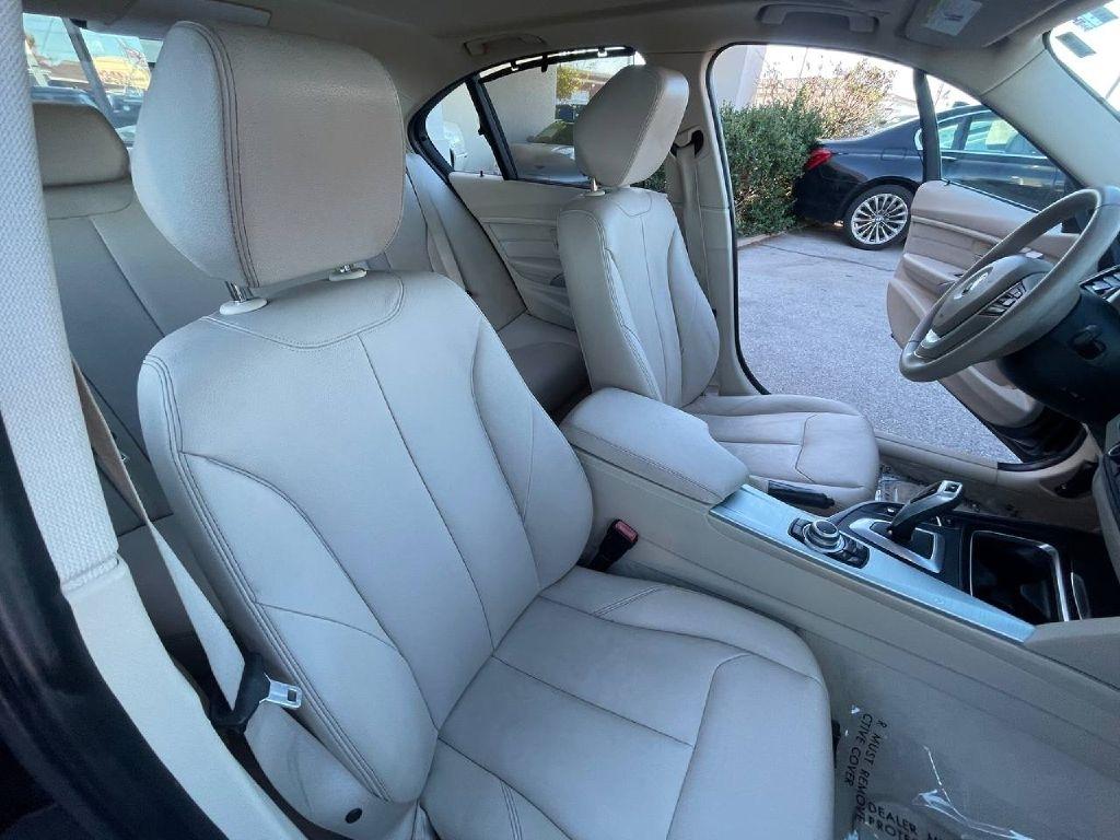 BMW 3 Series 4dr Sdn 328i RWD 2013