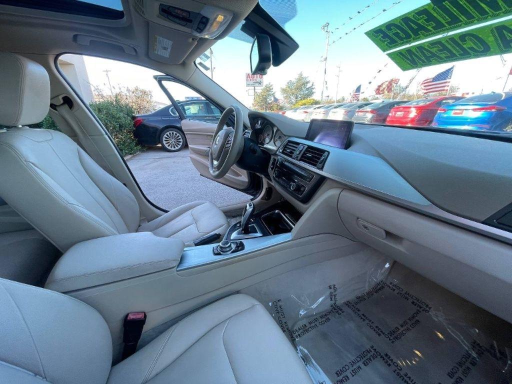 BMW 3 Series 4dr Sdn 328i RWD 2013