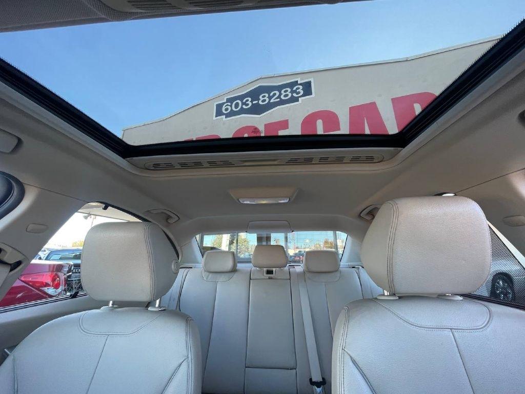 BMW 3 Series 4dr Sdn 328i RWD 2013