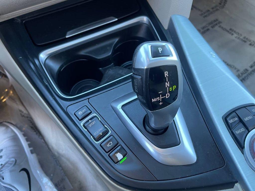 BMW 3 Series 4dr Sdn 328i RWD 2013