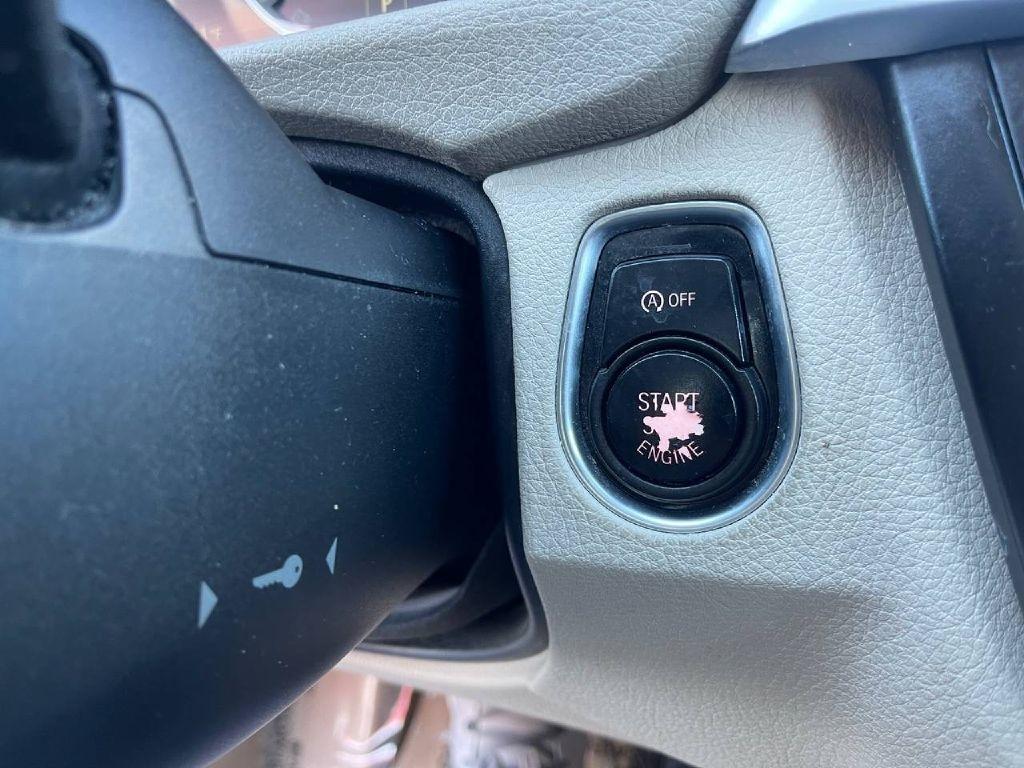 BMW 3 Series 4dr Sdn 328i RWD 2013