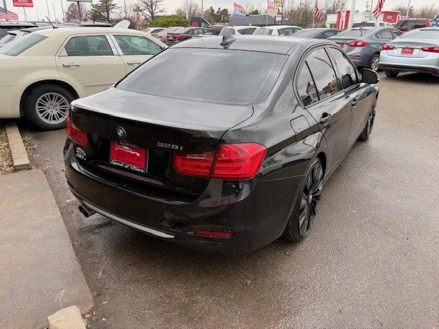 BMW 3 Series 4dr Sdn 328i RWD 2013