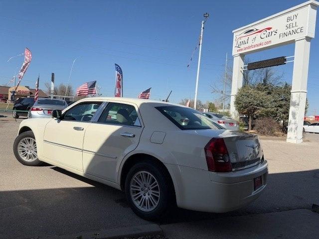 Chrysler 300 4dr Sdn 300 LX RWD 2008