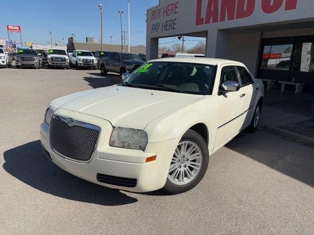 Chrysler 300 4dr Sdn 300 LX RWD 2008