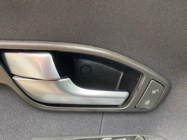 Land Rover Range Rover Evoque 5dr HB Pure Plus 2013