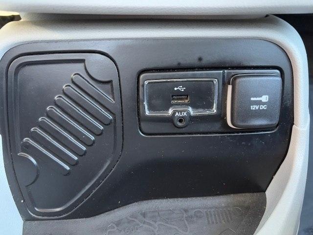 Jeep Renegade FWD 4dr Latitude 2015