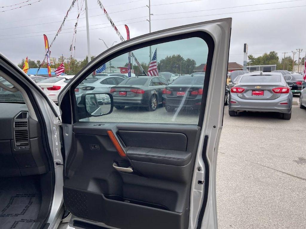 Infiniti QX56 4dr 2WD 2004